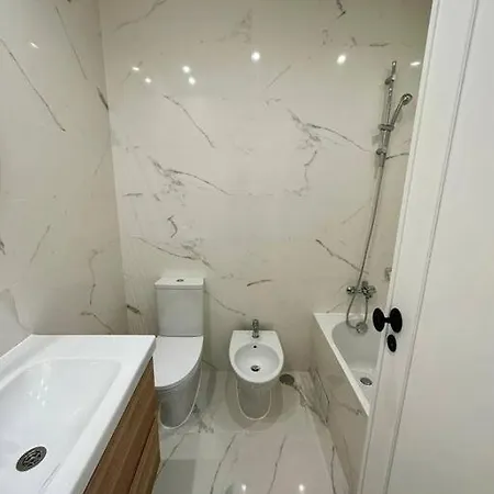 Apartment Double With Balcony Lisbon